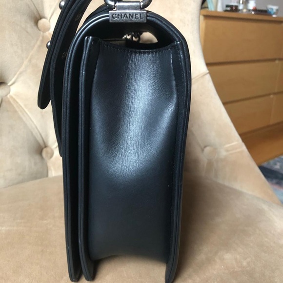 SOLD❌Chanel Classic Quilted Large Le Boy Bag - Picture 6 of 8